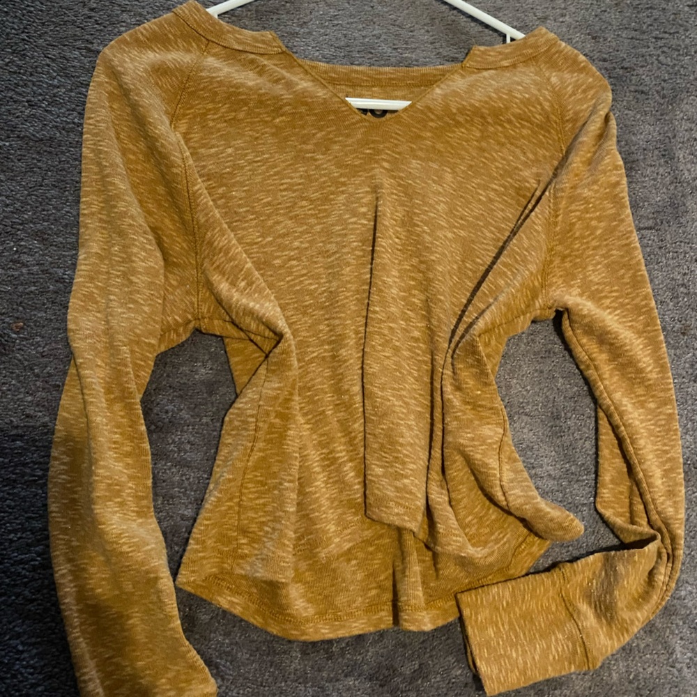 long sleeve cropped tee